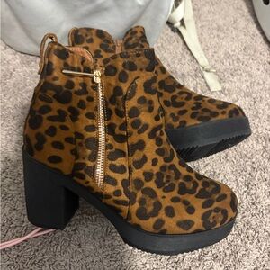 Nature Breeze Brown Leopard Heeled Boots